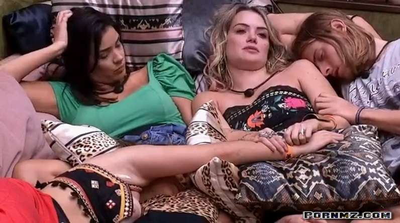 Big Brother Brasil - Gizelly Bicalho Oops 2