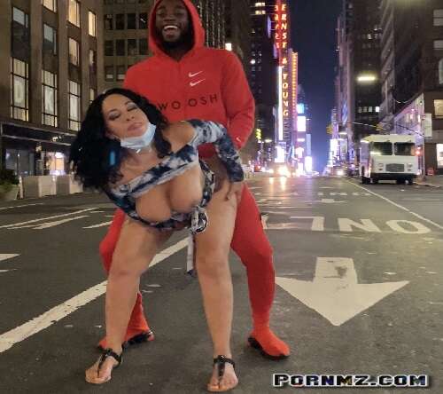 OnlyFans - Queen Rogue Sex in Time Square