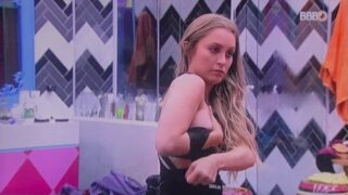 Big Brother Brasil – Carla Diaz Oops 2