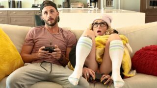 HotGirlsGame – Susie Stellar Gamer Girl Suprise