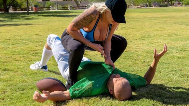 [BrazzersExxtra] Nina Elle – Tempting The Tackling Dummy