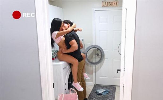 Vivienne Vo – Spin Cycle Step Siblings